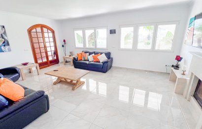 Resale - House - Detached Villa - Benalmádena - Benalmadena Centro