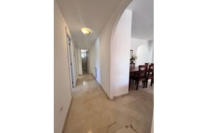 Resale - Apartment - Middle Floor Apartment - Marbella - Guadalmina Alta