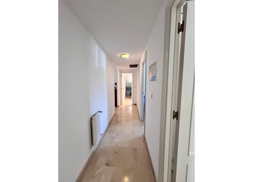 Resale - Apartment - Middle Floor Apartment - Marbella - Guadalmina Alta