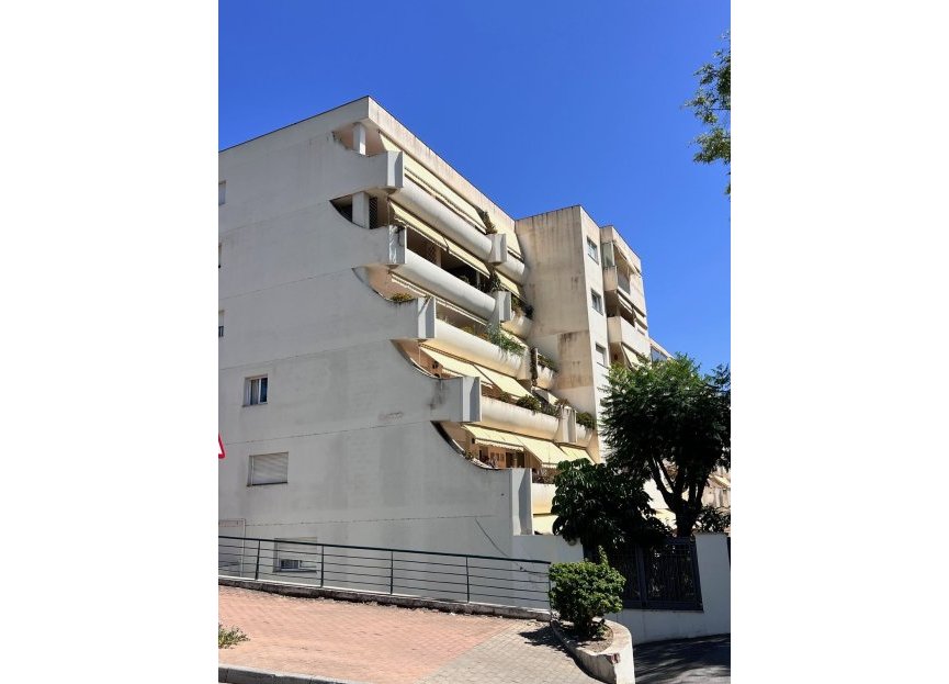 Resale - Apartment - Middle Floor Apartment - Marbella - Guadalmina Alta