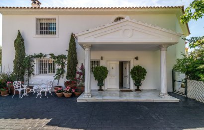 Resale - House - Detached Villa - Elviria