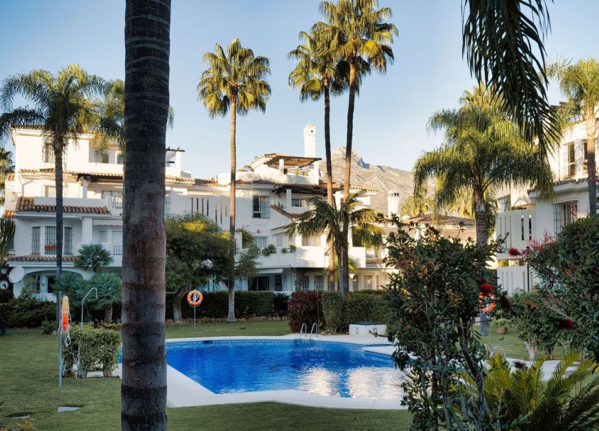 Resale - House - Townhouse - Marbella - Nueva Andalucia