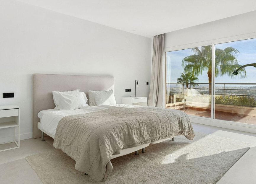 Resale - Apartment - Penthouse - Marbella - Nueva Andalucia