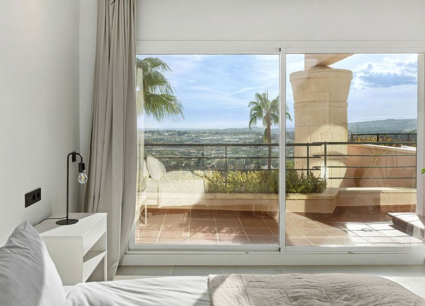 Resale - Apartment - Penthouse - Marbella - Nueva Andalucia