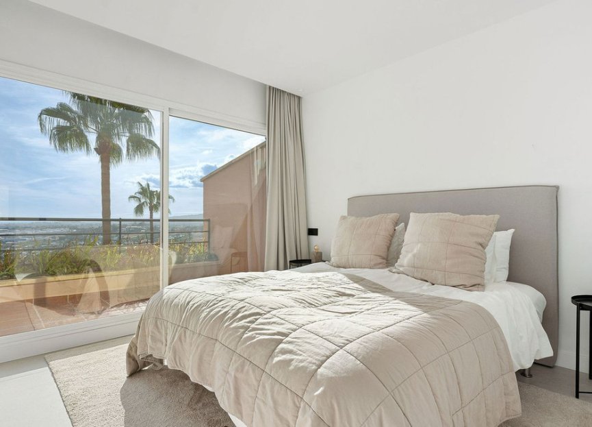 Resale - Apartment - Penthouse - Marbella - Nueva Andalucia