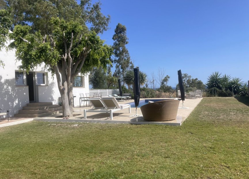 Resale - House - Finca - Cortijo - Estepona - Estepona Centro