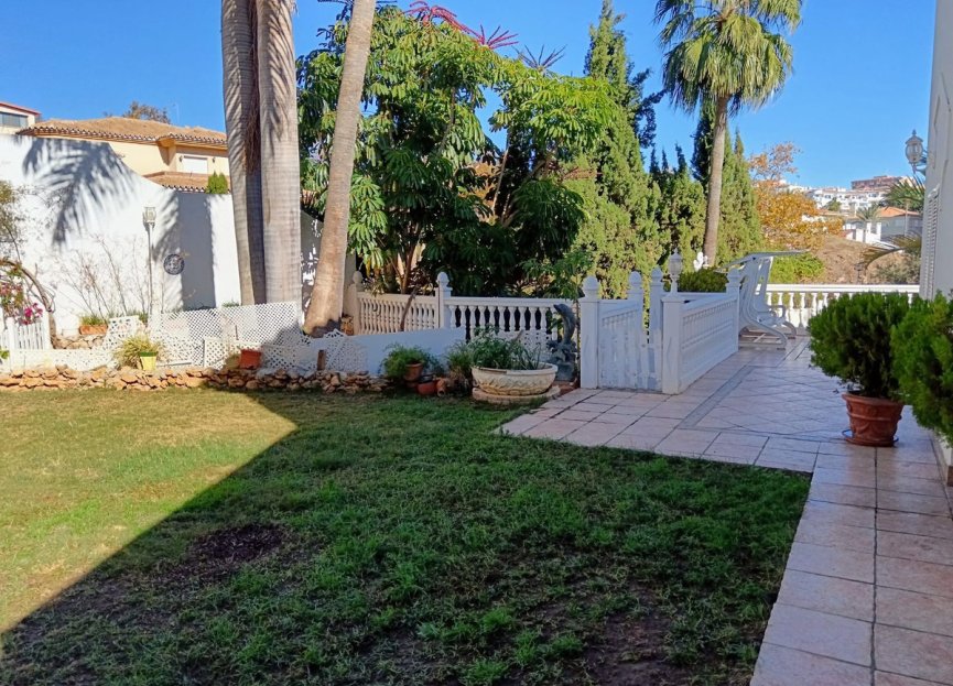 Resale - House - Detached Villa - Benalmádena - Benalmadena Costa