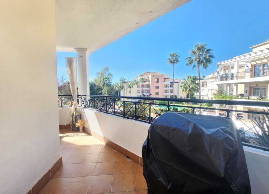 Resale - Apartment - Middle Floor Apartment - Marbella - Nueva Andalucia