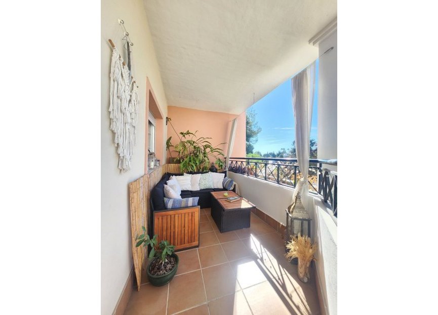 Resale - Apartment - Middle Floor Apartment - Marbella - Nueva Andalucia