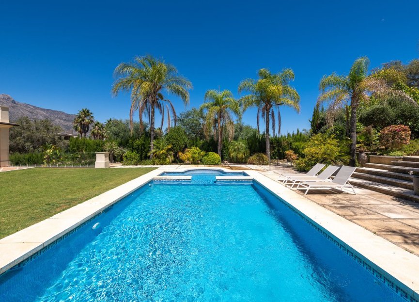 Resale - House - Detached Villa - Marbella - Nueva Andalucia