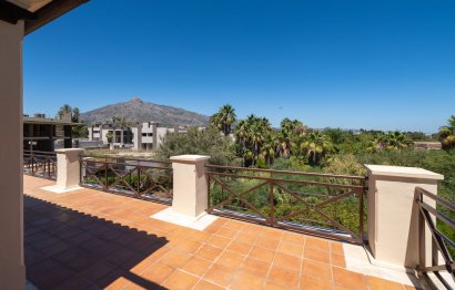 Resale - House - Detached Villa - Marbella - Nueva Andalucia