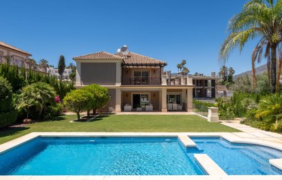 Resale - House - Detached Villa - Marbella - Nueva Andalucia