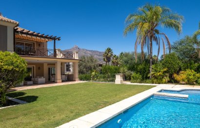 Resale - House - Detached Villa - Marbella - Nueva Andalucia