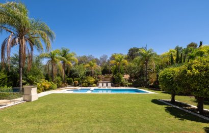 Resale - House - Detached Villa - Marbella - Nueva Andalucia