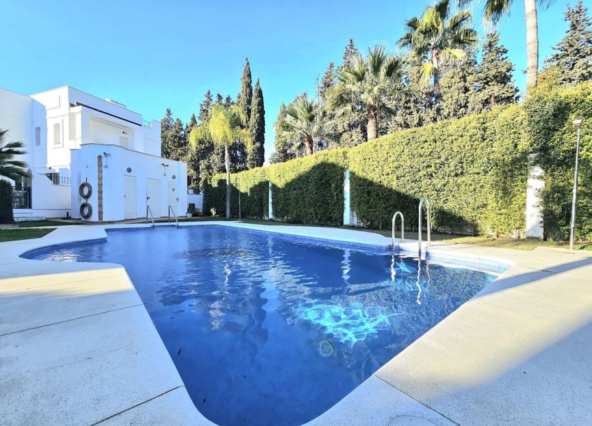 Resale - House - Townhouse - Marbella - Nueva Andalucia