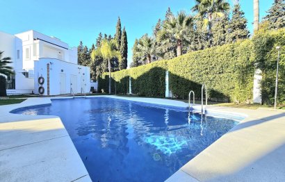 Resale - House - Townhouse - Marbella - Nueva Andalucia