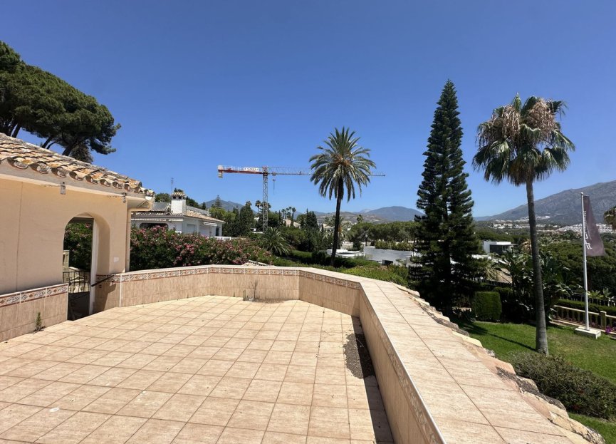 Resale - House - Detached Villa - Marbella - Nueva Andalucia