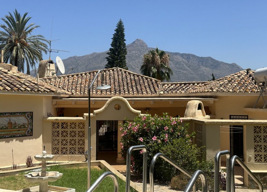 Resale - House - Detached Villa - Marbella - Nueva Andalucia