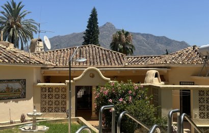 Resale - House - Detached Villa - Marbella - Nueva Andalucia