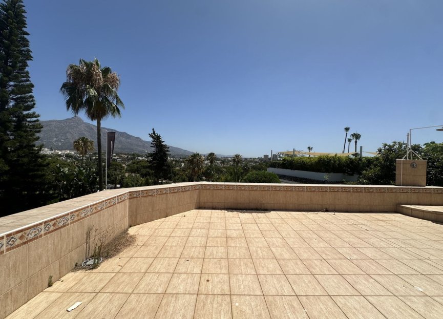 Resale - House - Detached Villa - Marbella - Nueva Andalucia