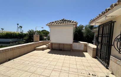 Resale - House - Detached Villa - Marbella - Nueva Andalucia