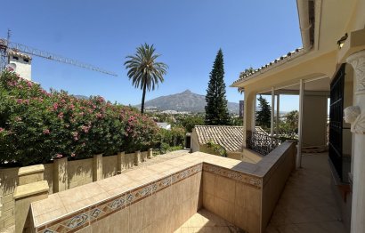 Resale - House - Detached Villa - Marbella - Nueva Andalucia