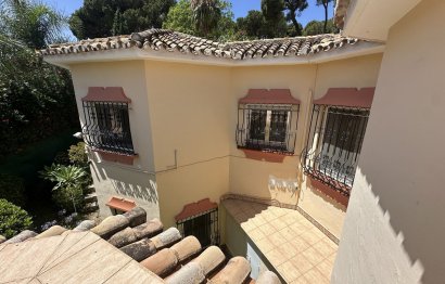 Resale - House - Detached Villa - Marbella - Nueva Andalucia