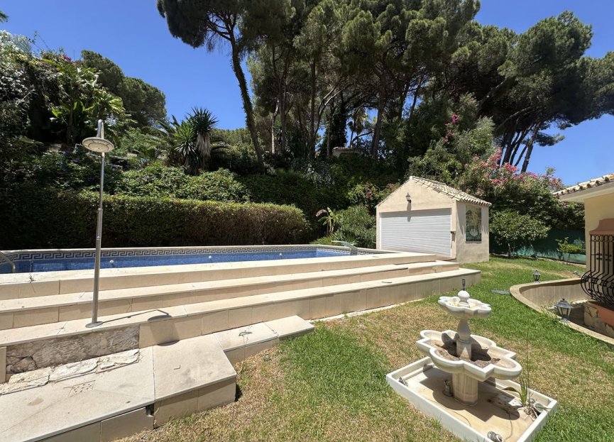 Resale - House - Detached Villa - Marbella - Nueva Andalucia