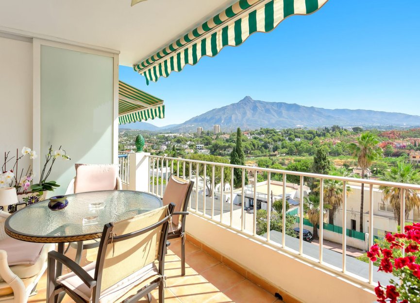 Resale - Apartment - Middle Floor Apartment - Marbella - Nueva Andalucia