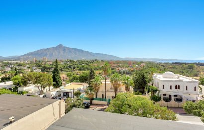 Resale - Apartment - Middle Floor Apartment - Marbella - Nueva Andalucia