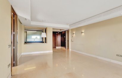 Resale - Apartment - Middle Floor Apartment - Marbella - Nueva Andalucia