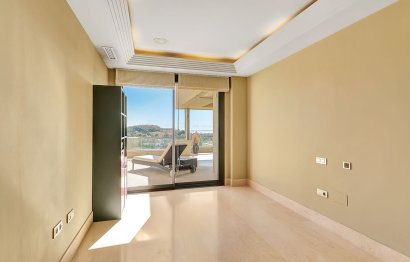 Resale - Apartment - Middle Floor Apartment - Marbella - Nueva Andalucia