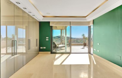 Resale - Apartment - Middle Floor Apartment - Marbella - Nueva Andalucia