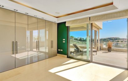 Resale - Apartment - Middle Floor Apartment - Marbella - Nueva Andalucia