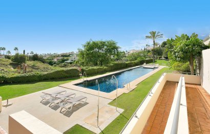 Resale - Apartment - Middle Floor Apartment - Marbella - Nueva Andalucia