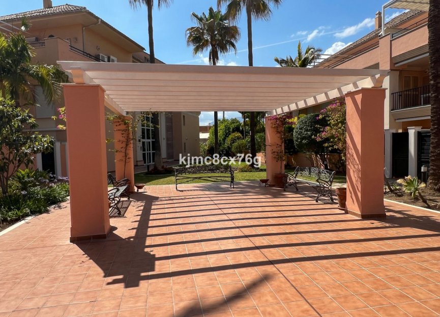 Resale - Apartment - Middle Floor Apartment - Marbella - Marbella Centro