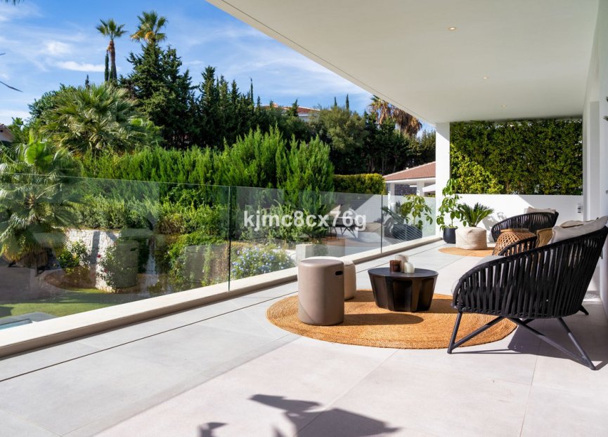 Resale - House - Detached Villa - Marbella - Nueva Andalucia