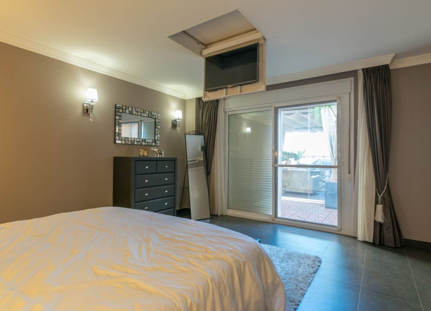 Resale - Apartment - Top Floor Apartment - Marbella - Nueva Andalucia