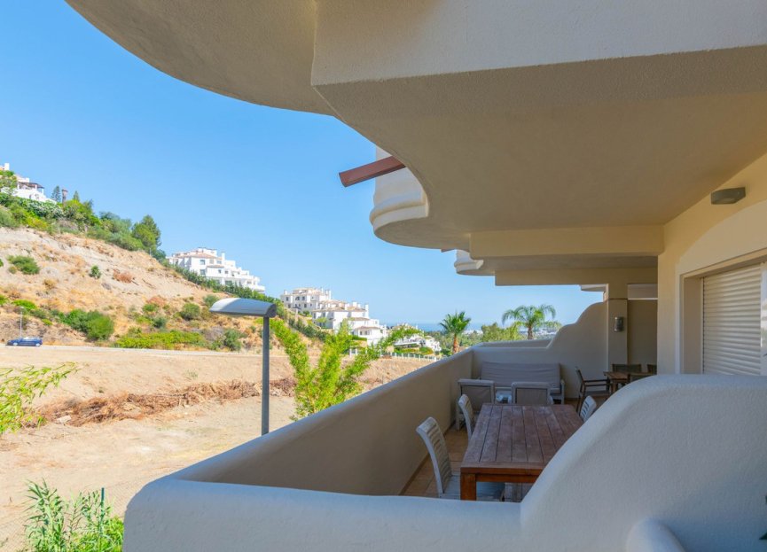 Resale - Apartment - Ground Floor Apartment - Marbella - Nueva Andalucia