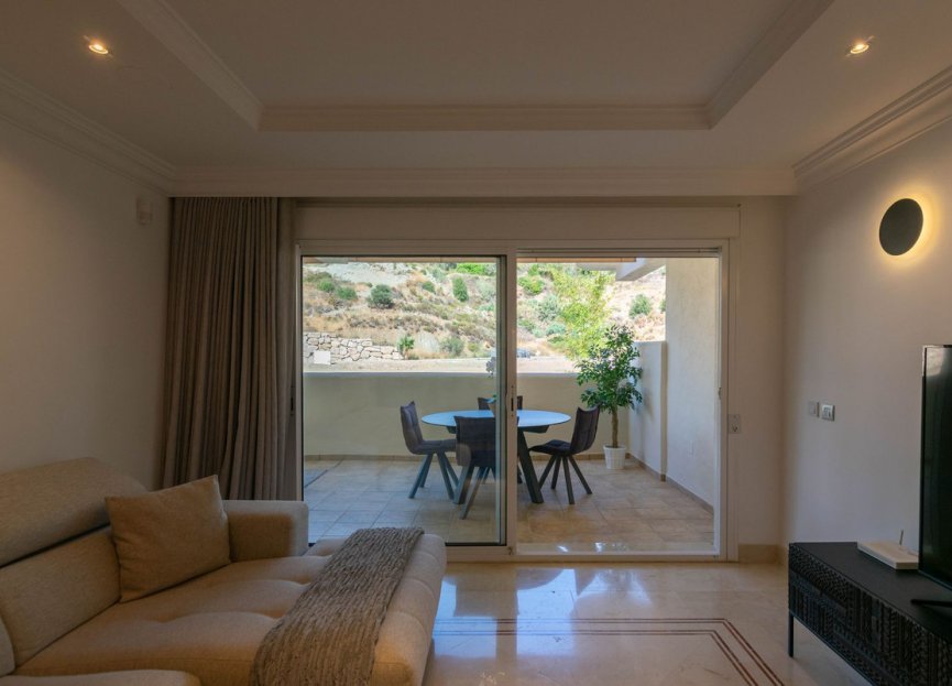 Resale - Apartment - Ground Floor Apartment - Marbella - Nueva Andalucia