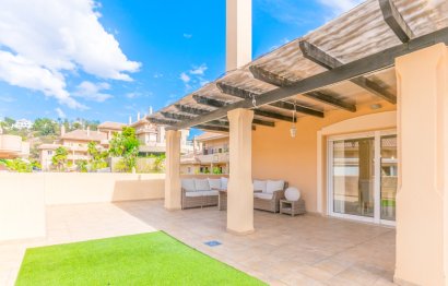 Resale - Apartment - Penthouse - Marbella - Nueva Andalucia