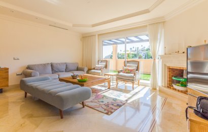 Resale - Apartment - Penthouse - Marbella - Nueva Andalucia