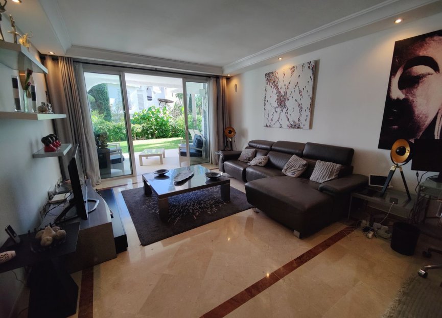 Resale - Apartment - Middle Floor Apartment - Marbella - Puerto Banús