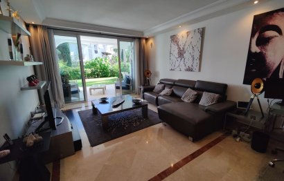 Resale - Apartment - Middle Floor Apartment - Marbella - Puerto Banús