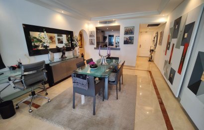 Resale - Apartment - Middle Floor Apartment - Marbella - Puerto Banús