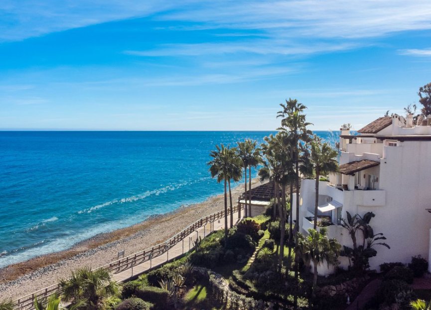 Resale - Apartment - Middle Floor Apartment - Marbella - Puerto Banús