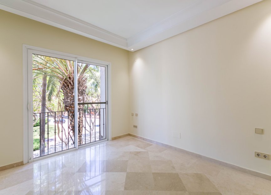 Resale - Apartment - Penthouse - Marbella - Puerto Banús