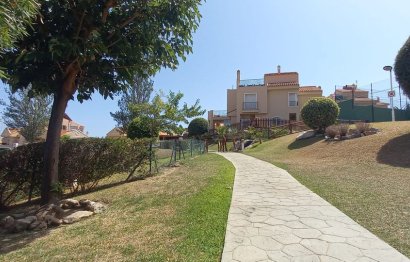 Resale - House - Detached Villa - Mijas