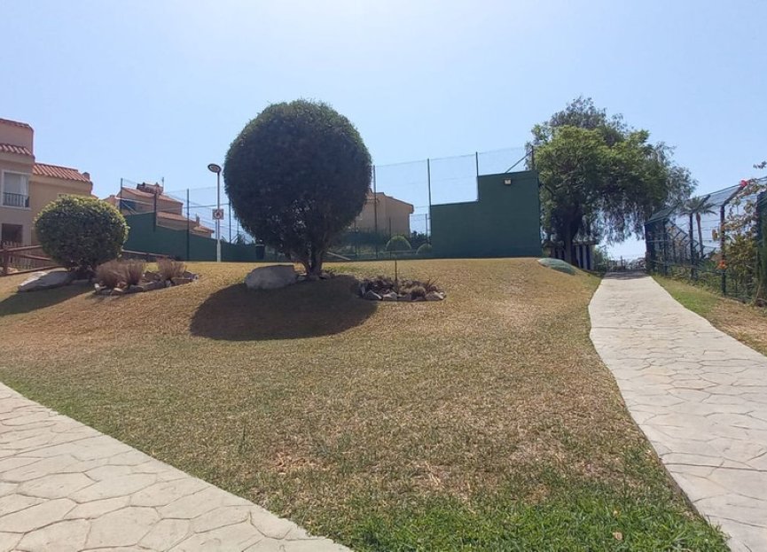 Resale - House - Detached Villa - Mijas