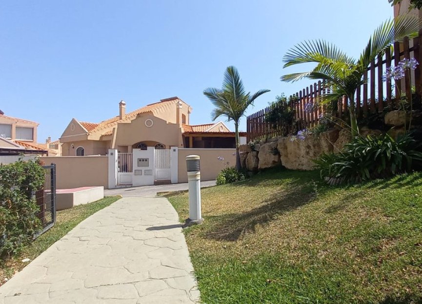 Resale - House - Detached Villa - Mijas